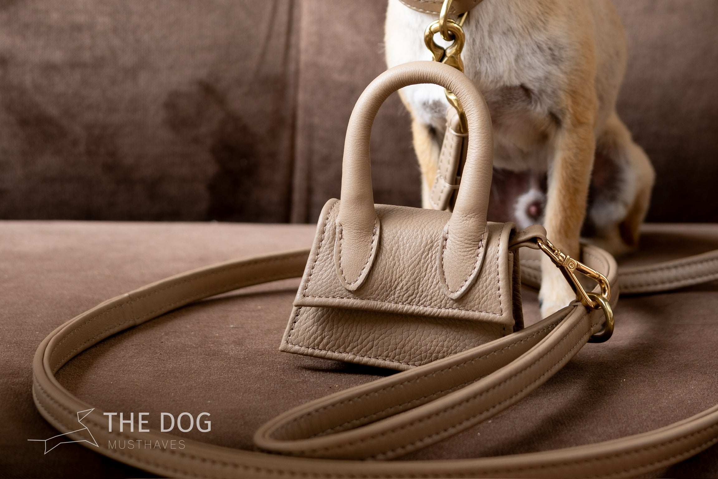The Dog Musthaves Designer Bag - Reward bag for dog treats and poop bag dispenser - Sand Taupe