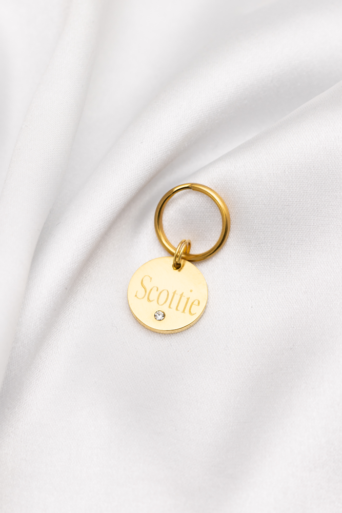 SCOTTIE ⌀15mm – Gold + Brillant – Personalisierte Hundemarke mit Name und Telefonnummer auf der Rückseite